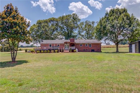 A home in Carnesville