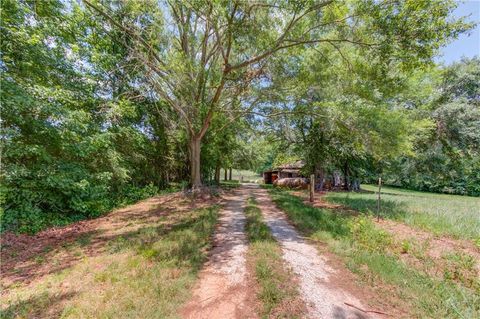 A home in Carnesville