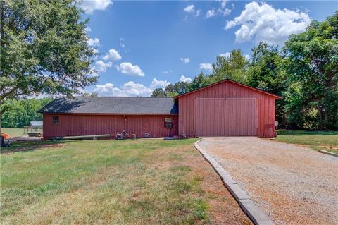 A home in Carnesville