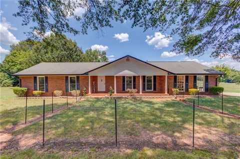 A home in Carnesville