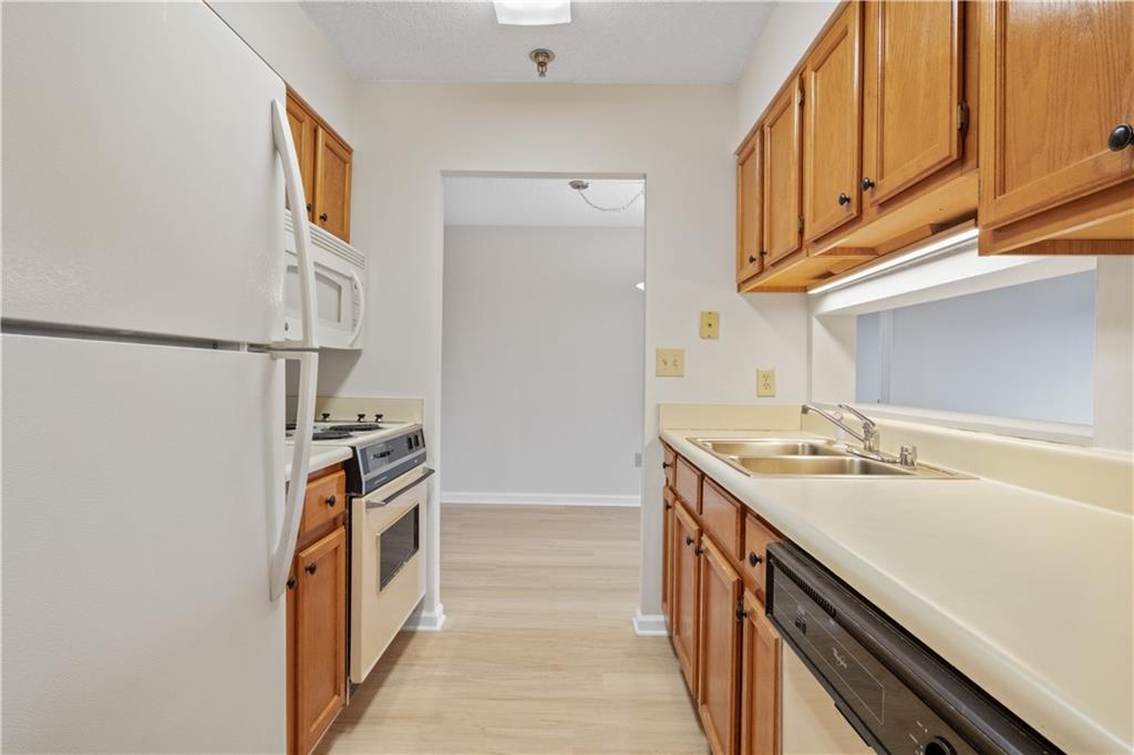 300 Johnson Ferry Road NE B413