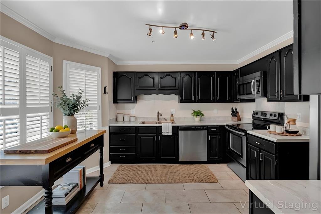 513 Salem Woods Drive SE