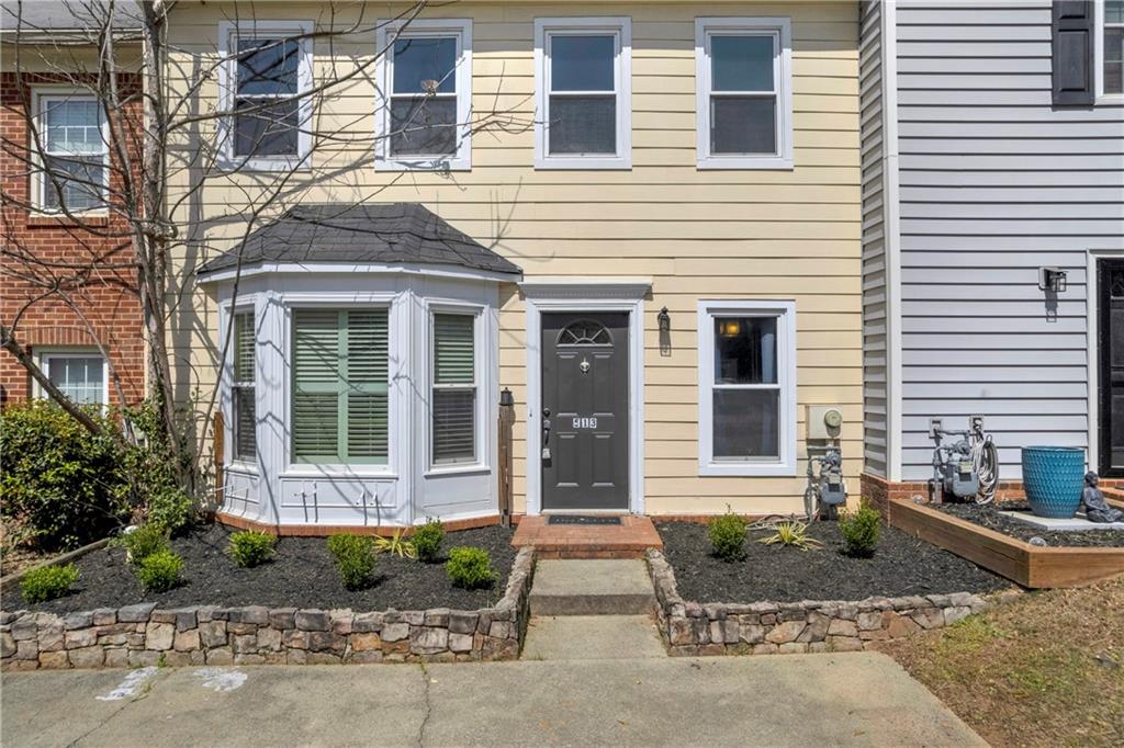 513 Salem Woods Drive SE