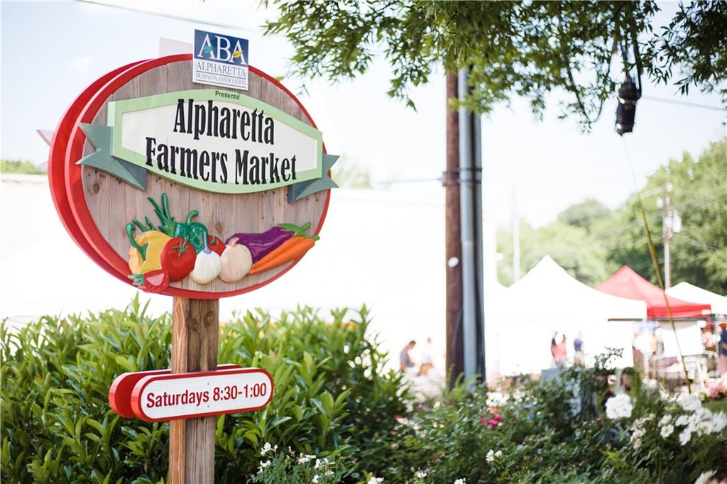 Towns on Thompson - Residential