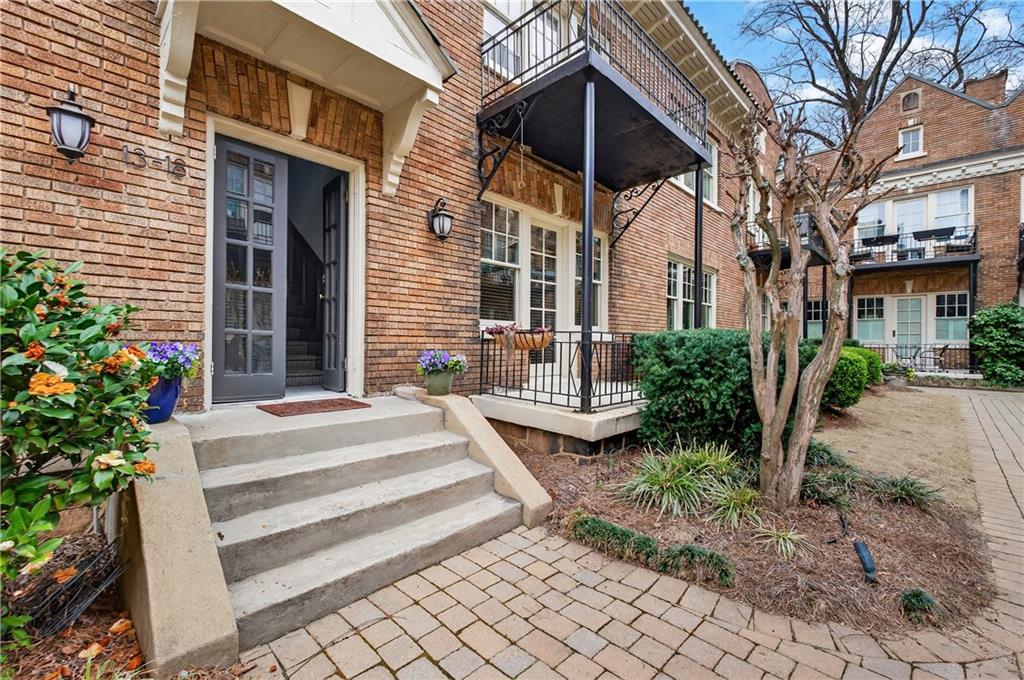 907 Piedmont Avenue NE 13