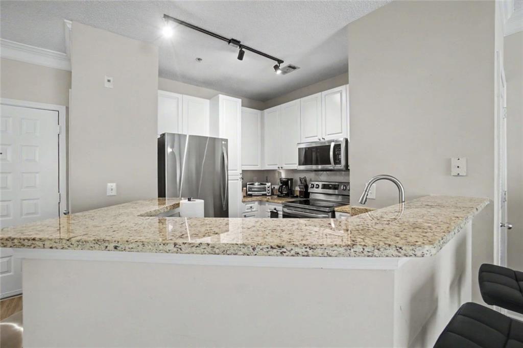 10 Perimeter Summit 4409