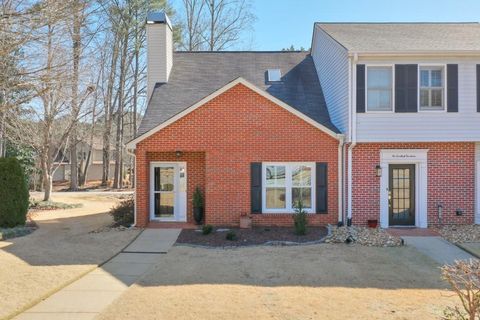 Townhouse For Sale - 119 Old Mill Court<br/> Carrollton, GA 30117