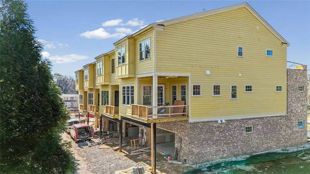 Senoia, Georgia 30276, United States, 3 Bedrooms Bedrooms, ,4 BathroomsBathrooms,Residential,Active,180633