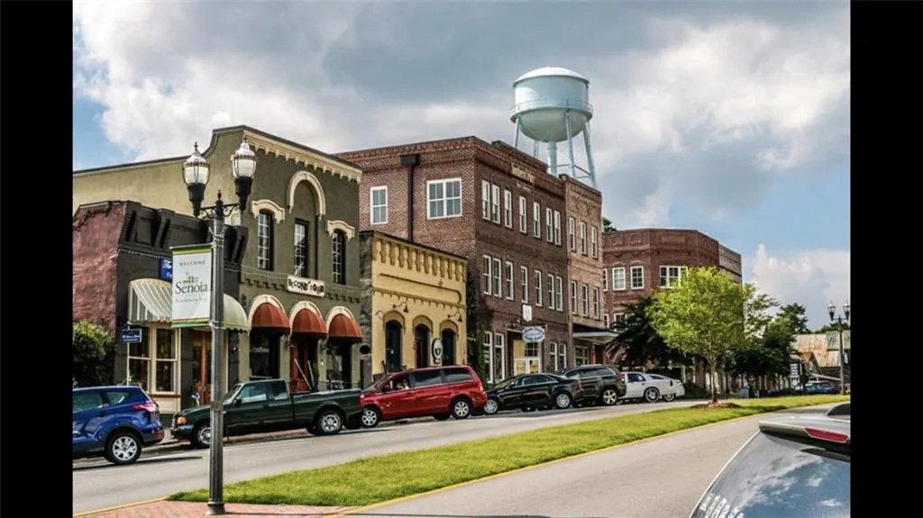 Senoia, Georgia 30276, United States, 3 Bedrooms Bedrooms, ,4 BathroomsBathrooms,Residential,Active,180633
