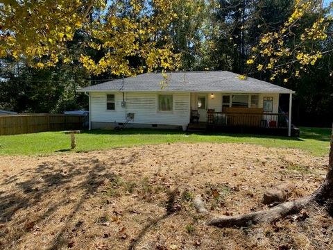 Homes For Sale - 165 Blackwell Street<br/> Ball Ground, GA 30107