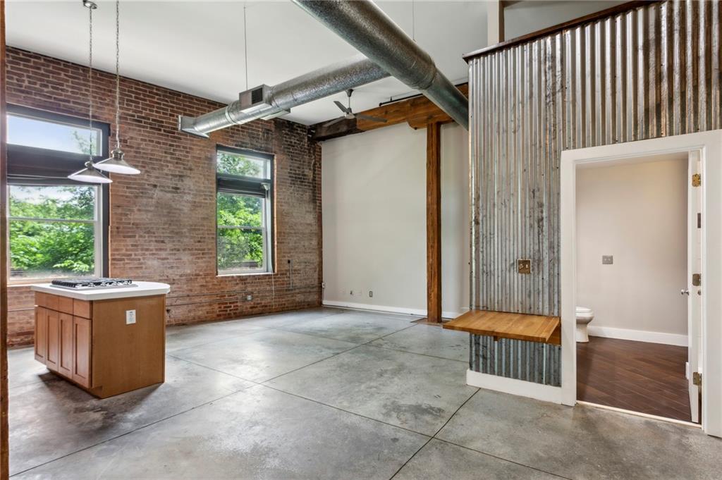 350 Peters Street SW 6