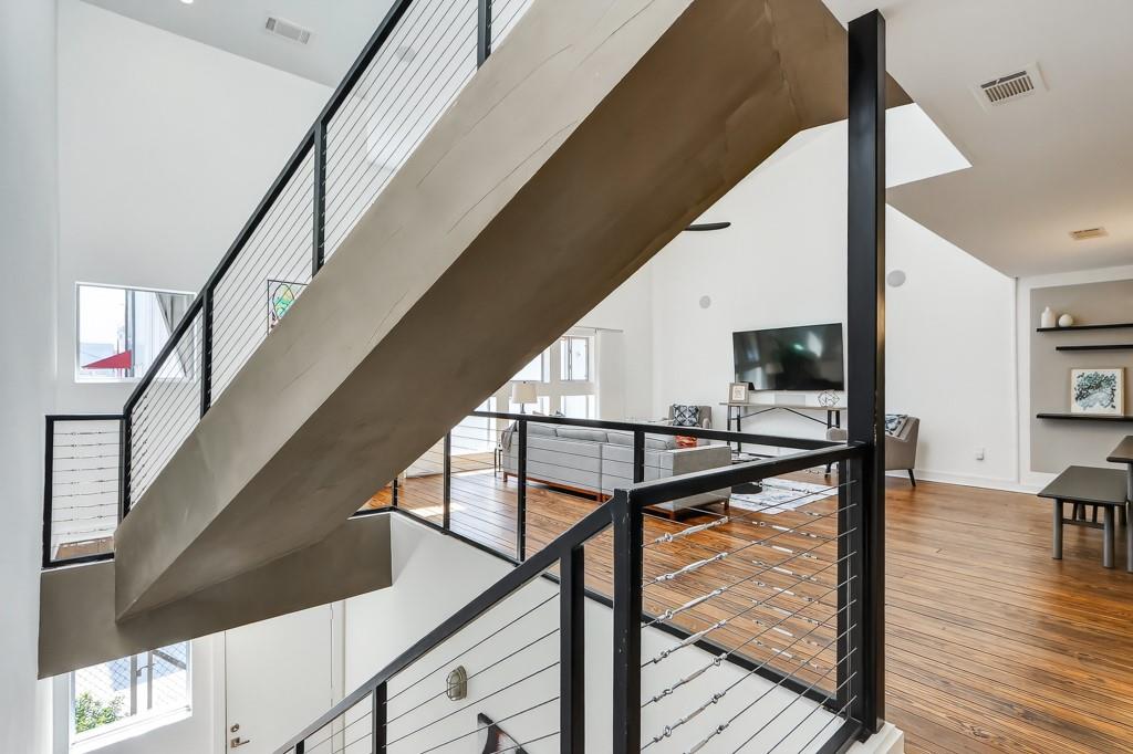 920 Memorial Drive SE 16