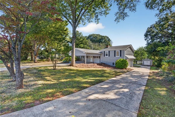 1536 W OAK DR, MARIETTA, GA 30062 - Image f2081a6b3d24b37e6a08a855ee0cc5d2/3206378898