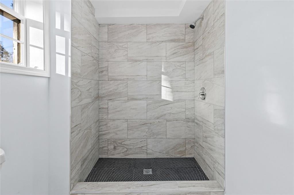2241 Glendale Drive, Decatur, Georgia image 37