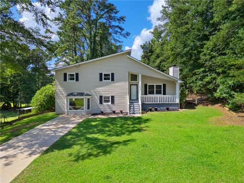 Homes For Sale - 4533 Cresant Lane<br/> Douglasville, GA 30135
