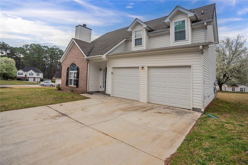 5589 Claridge Circle, Lithonia, Georgia image 2