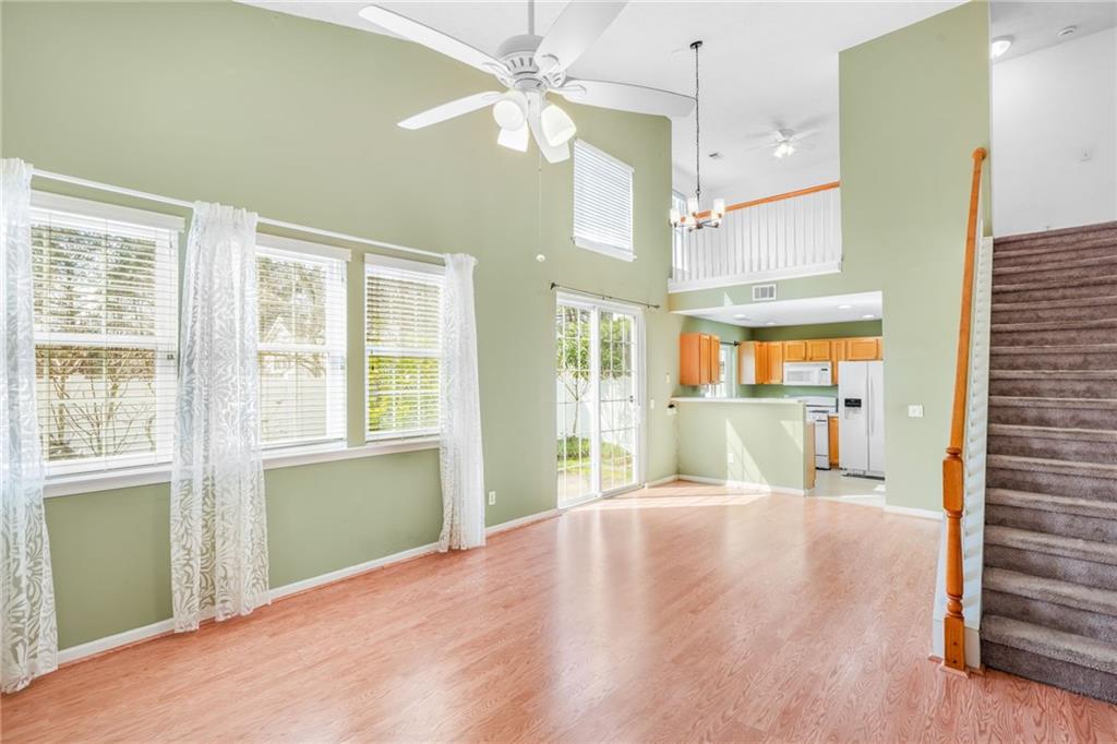 562 Windcroft Circle NW