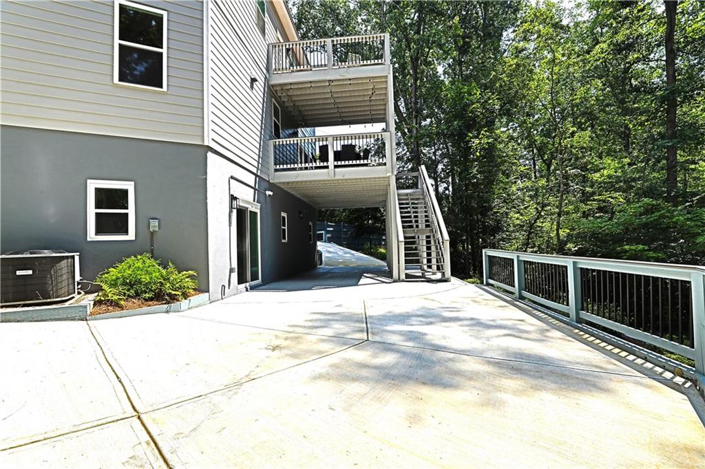 2125 Clay Road