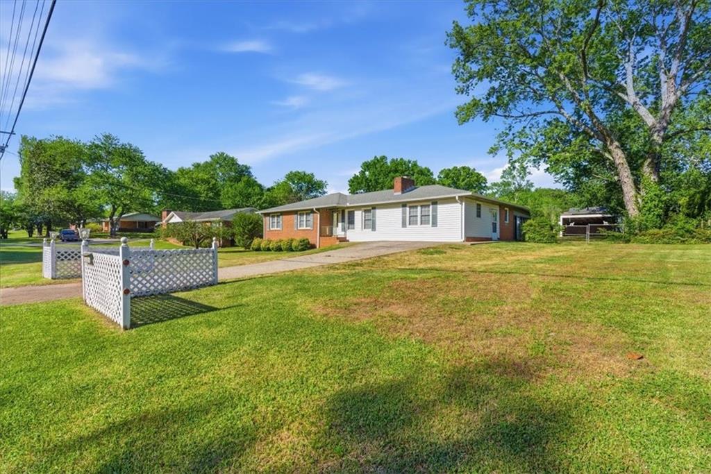 3293 Bright Star Road