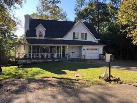 A home in Adairsville