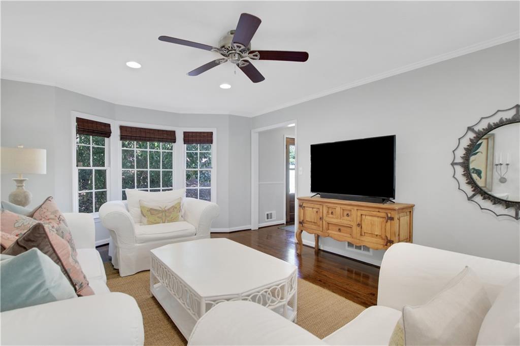 435 Grenock Circle