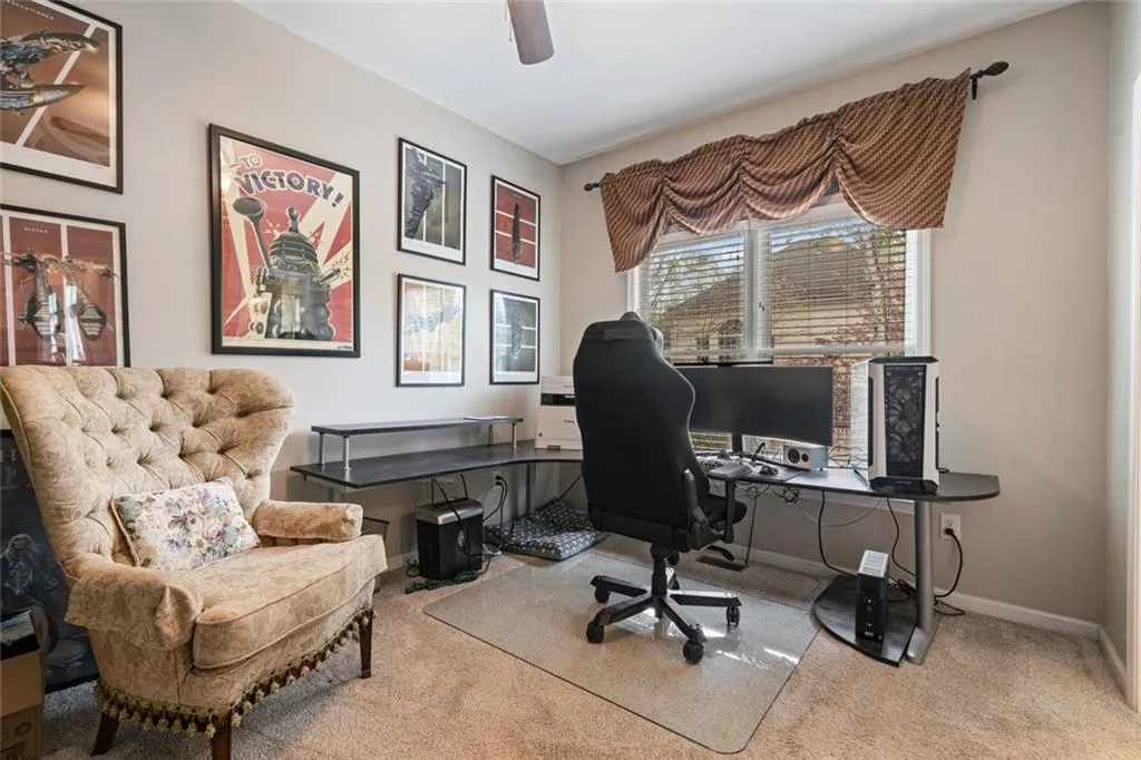 Roswell, Georgia 30075, United States, 5 Bedrooms Bedrooms, ,4 BathroomsBathrooms,Residential,Pending,115535