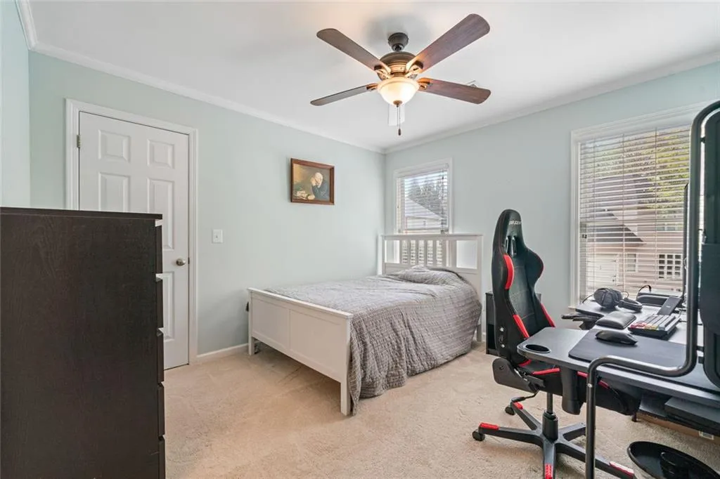 Roswell, Georgia 30075, United States, 5 Bedrooms Bedrooms, ,4 BathroomsBathrooms,Residential,Pending,115535