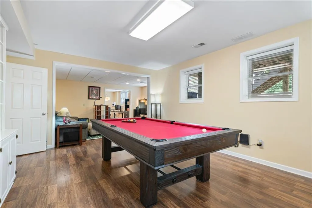 Roswell, Georgia 30075, United States, 5 Bedrooms Bedrooms, ,4 BathroomsBathrooms,Residential,Pending,115535