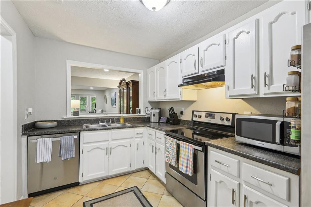 4216 Stillwater Drive, Duluth, Georgia image 13