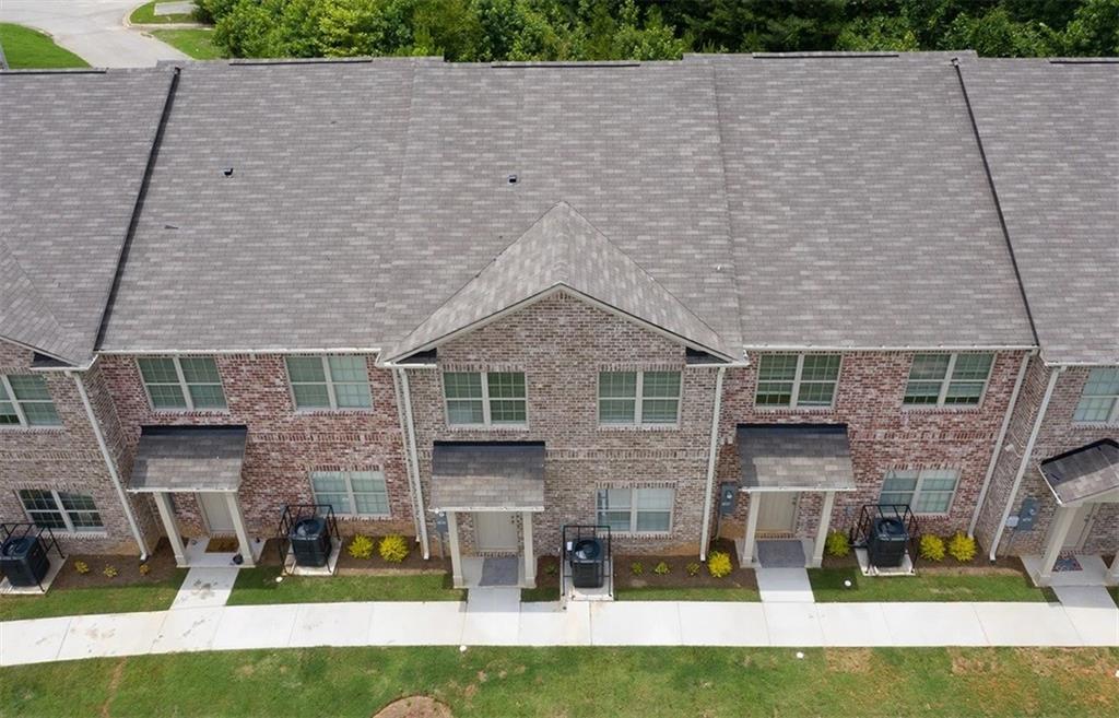 Stunning 3-Bed, 2.5-Bath Townhouse | Corner Unit | As a desirable corner unit, it boasts a modern kitchen with granite countertops, stainless steel appliances, and plenty of space for both cooking and entertaining. Enjoy the ease of a two-car garage and a low-maintenance lifestyle. The prime location offers quick access to I-75 and I-675, putting you less than 20 minutes from Hartsfield-Jackson Atlanta International Airport—ideal for frequent travelers and commuters. Don’t miss out—schedule your tour today and make this your new home!