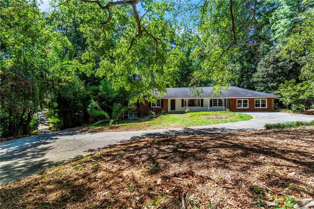 1360 Mclendon Drive