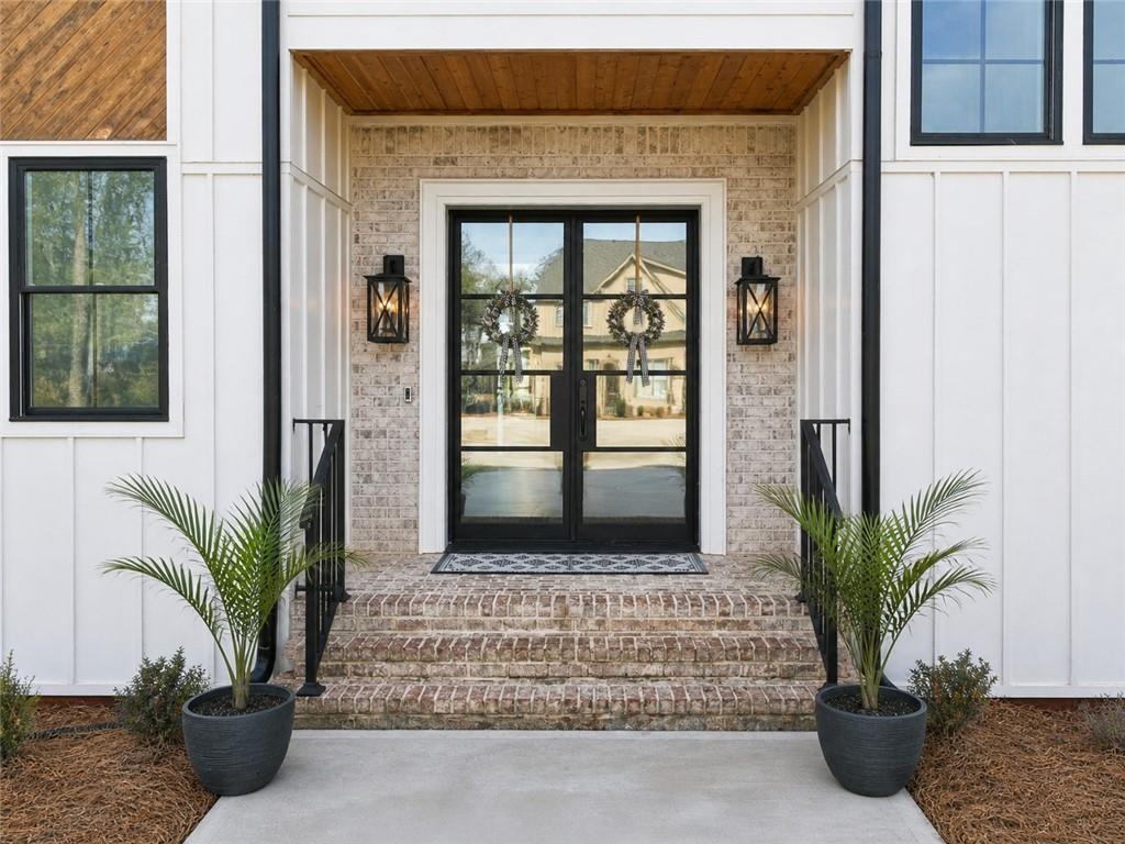7410 Crestline Drive