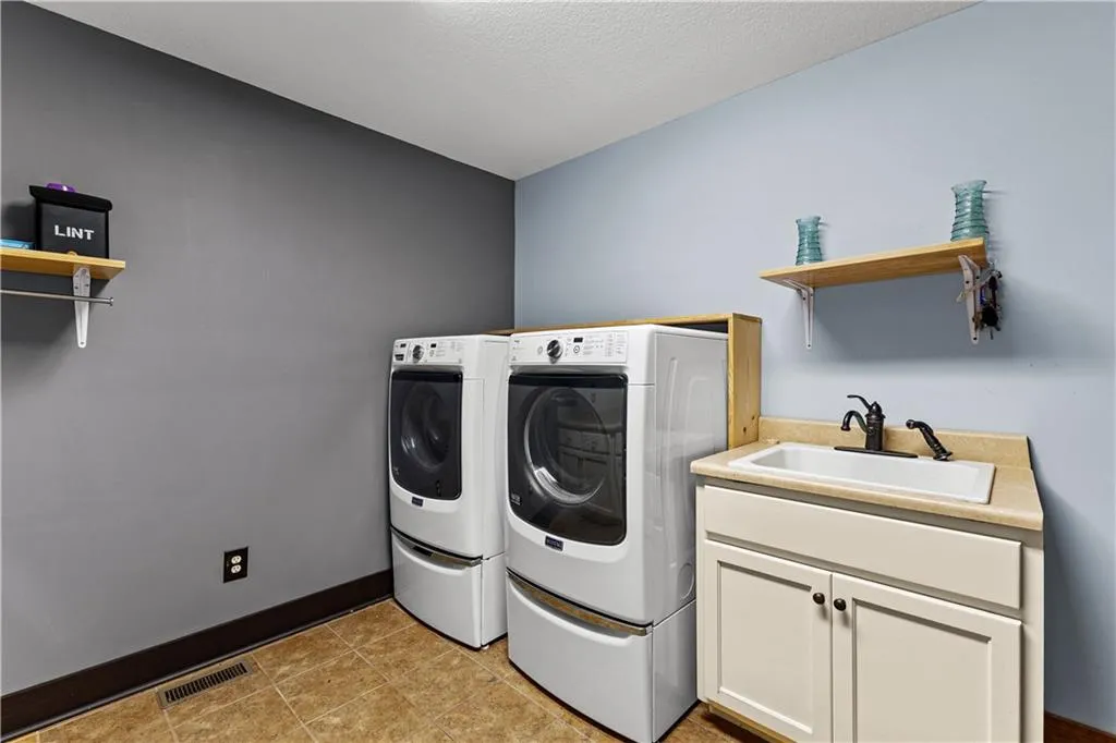 Woodbury, Georgia 30293, United States, 4 Bedrooms Bedrooms, ,4 BathroomsBathrooms,Residential,Active,201009