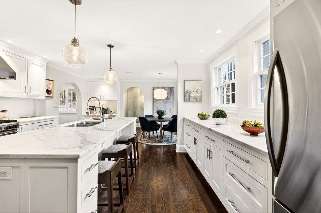 3897 Powers Ferry Road NW