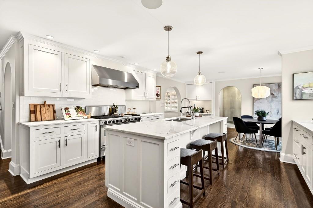 3897 Powers Ferry Road NW