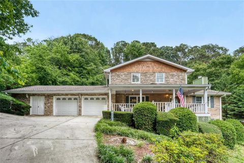 Homes For Sale - 562 Cupelo Drive<br/> Marietta, GA 30064