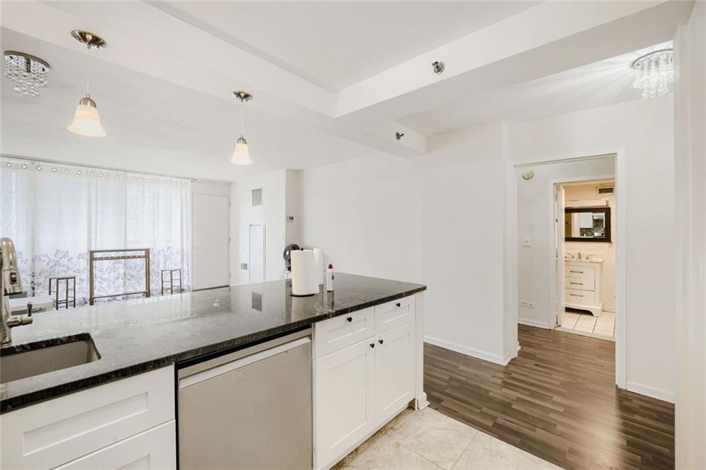 620 Peachtree Street NE 1207