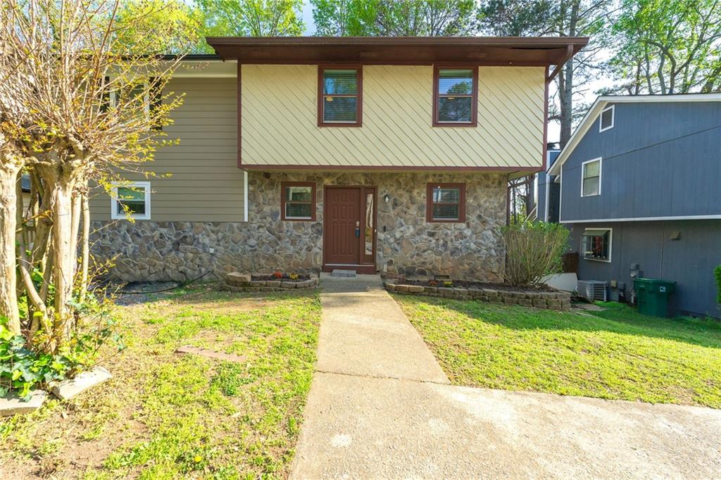 1248 Falling Water Drive, Smyrna, Georgia image 1