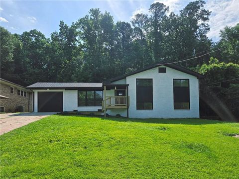 Photo of 2400 Glenrock Drive, Decatur, GA 30032 (MLS # 7728440)