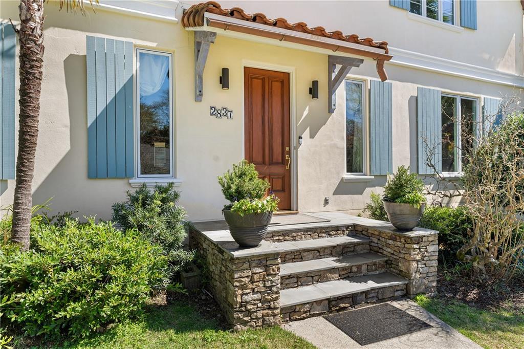 2837 N Hills Drive NE