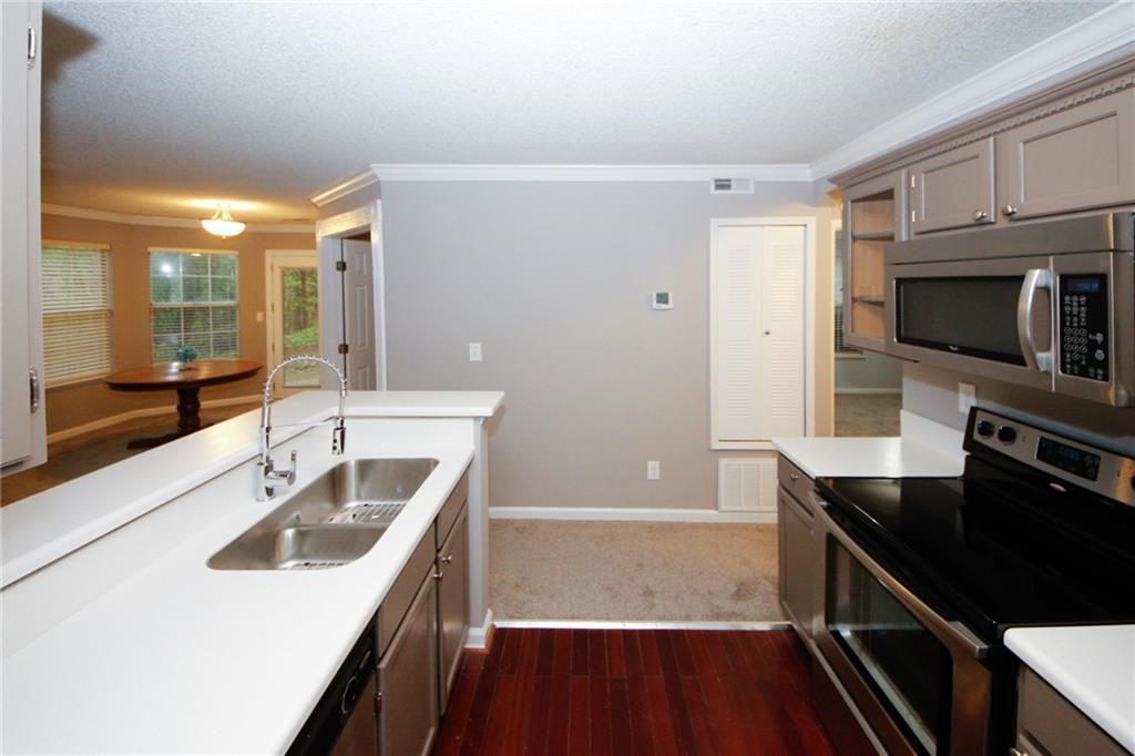 711 Cypress Pointe Street, Johns Creek, Georgia image 10
