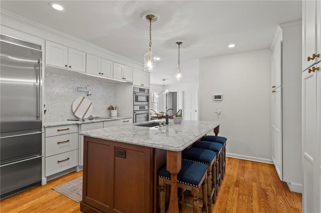 4061 River Cliff Chase