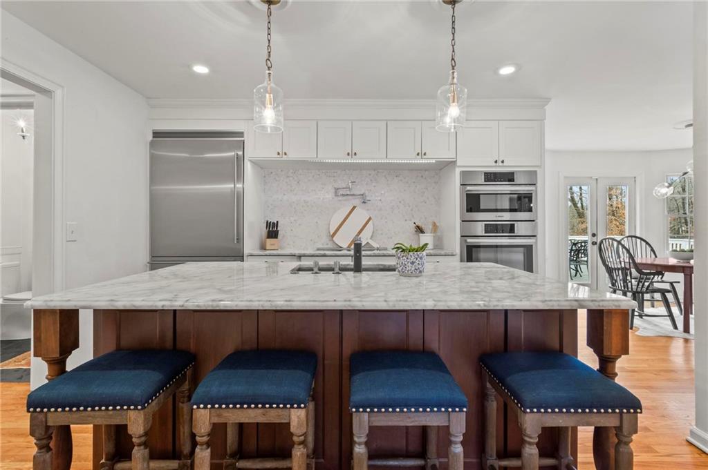 4061 River Cliff Chase