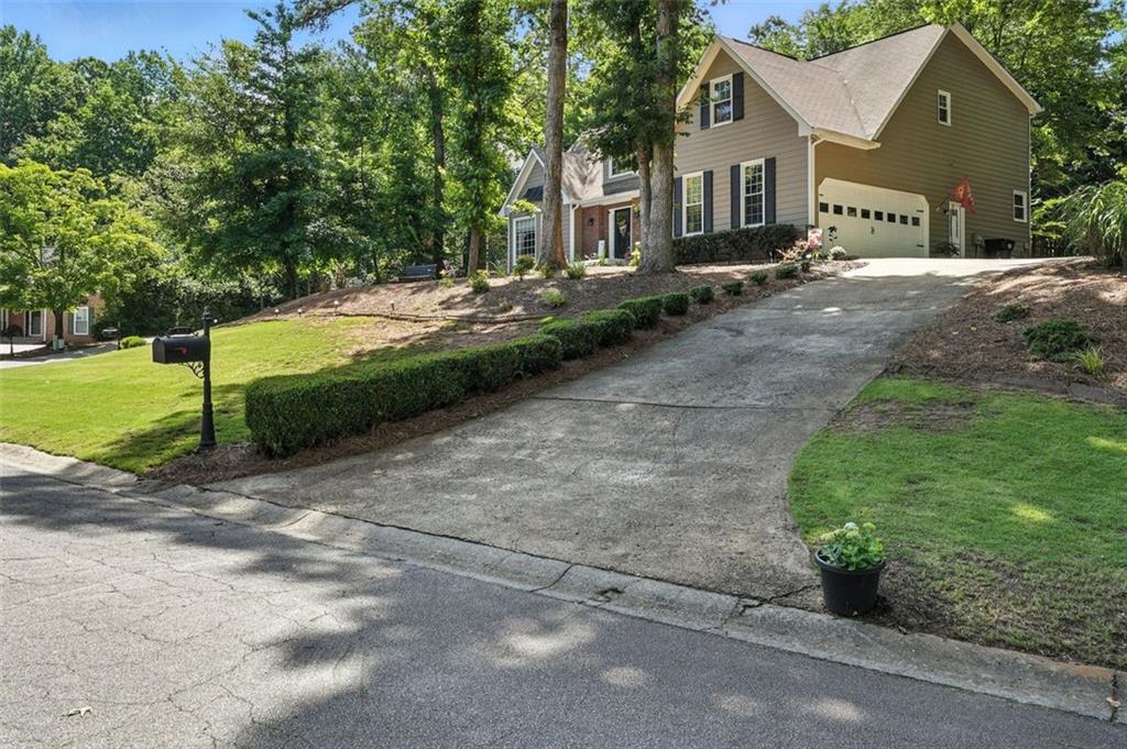 912 SPRING Valley