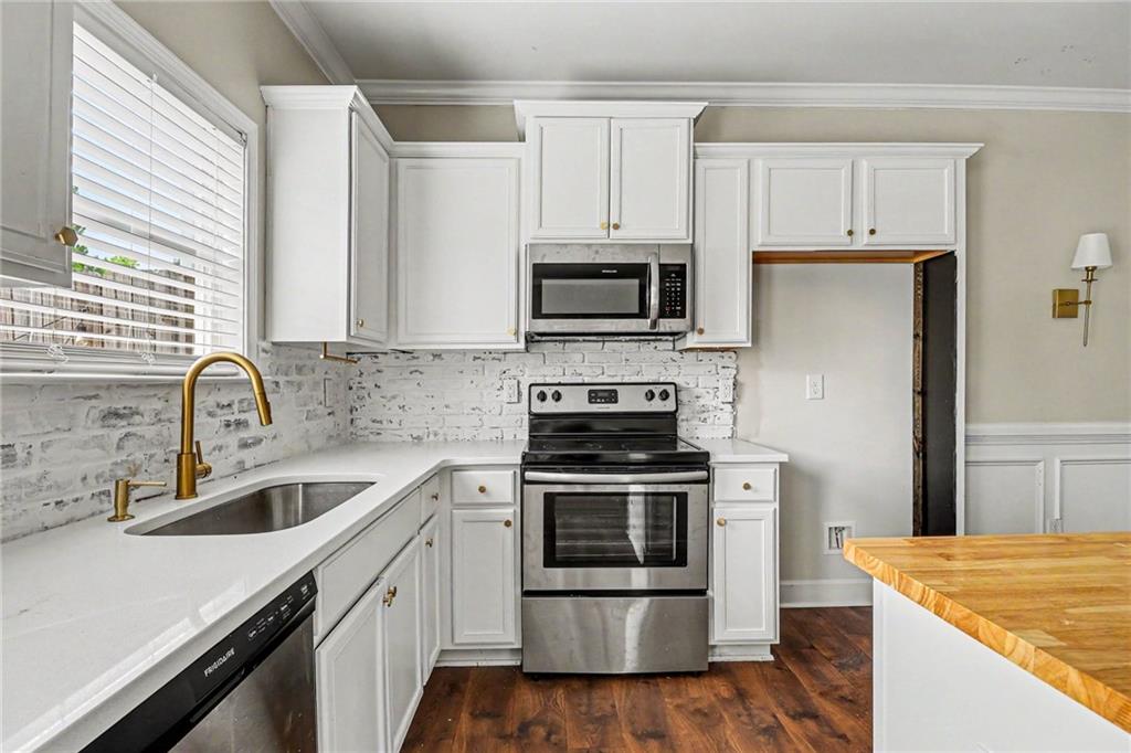 3732 Acorn Drive