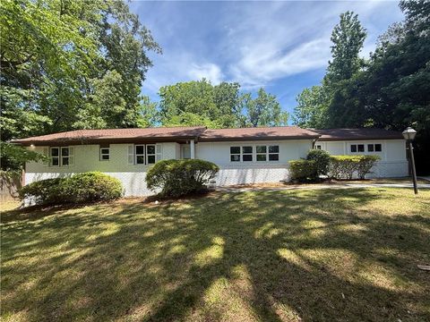Homes For Sale - 3293 Valleydale Drive<br/> Atlanta, GA 30311