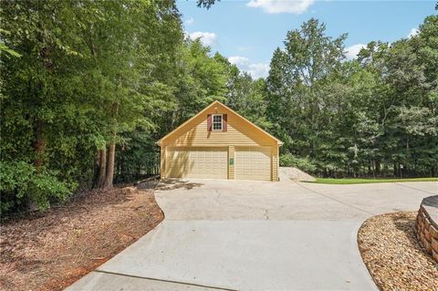 A home in Hoschton