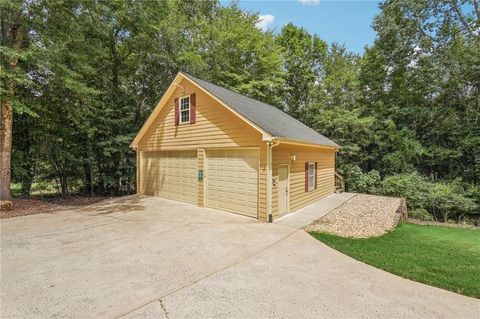 A home in Hoschton