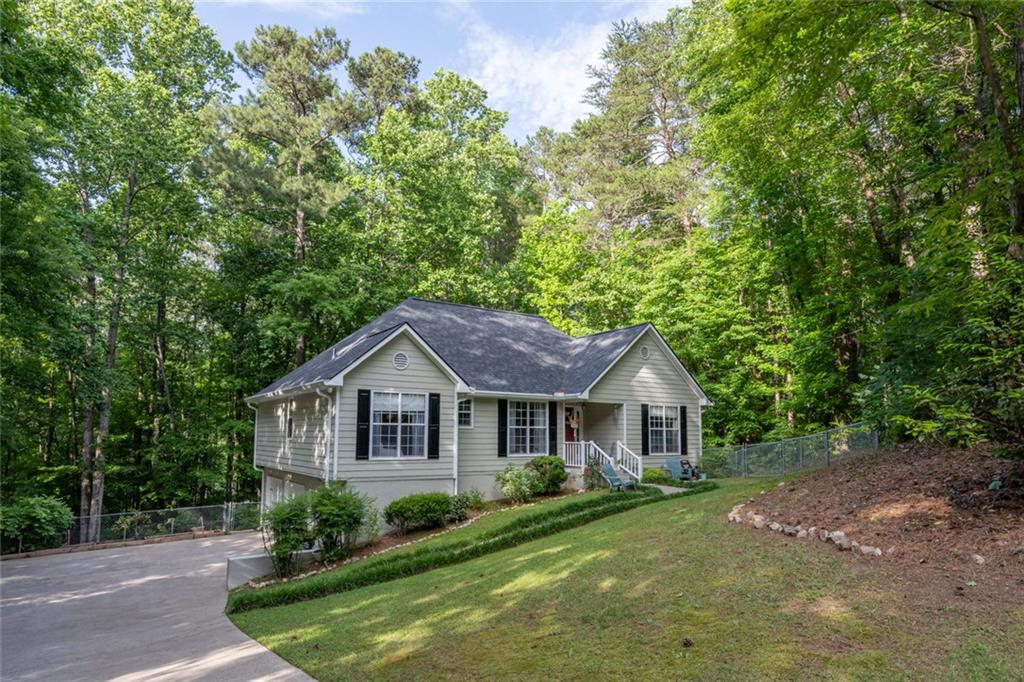 1737 Mount Berry Drive, Douglasville, Georgia image 2