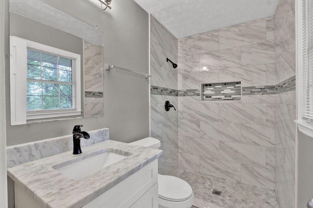 2417 Jade Drive, Lawrenceville, Georgia image 6